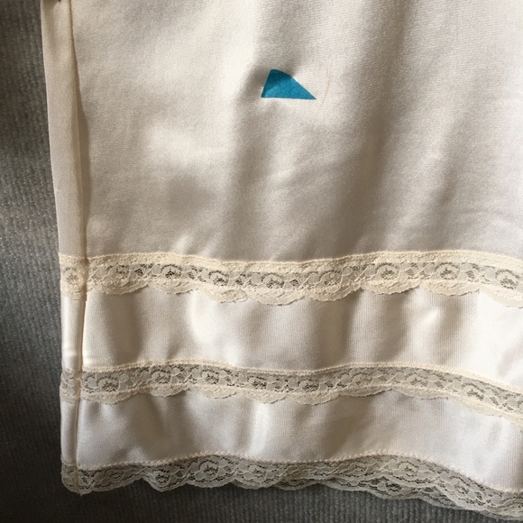 Vtg full nylon slip Tessie Made in USA cream lace Tag 40 (Bust @34”) EUC Y2K - Picture 14 of 15